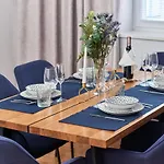 In The Heart Of By Renters Prestige شقة فروتسواف