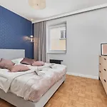In The Heart Of By Renters Prestige شقة