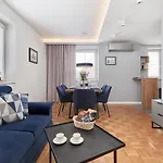 In The Heart Of By Renters Prestige Appartamento