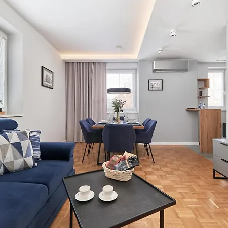 In The Heart Of By Renters Prestige 公寓
