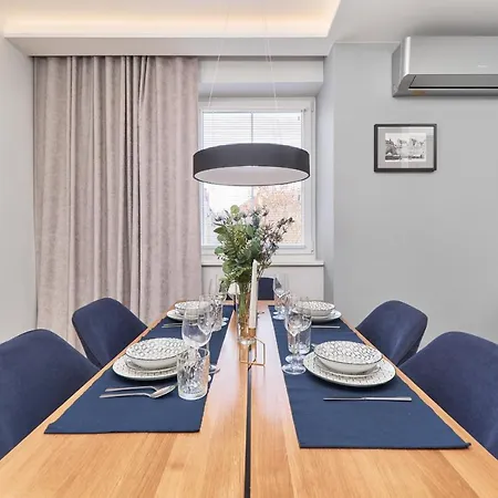 In The Heart Of By Renters Prestige 公寓