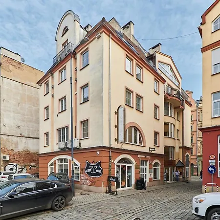 In The Heart Of By Renters Prestige Apartment