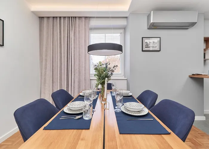 In The Heart Of By Renters Prestige Apartamento